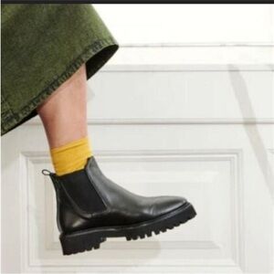 Freda Salvador • Susana Lug Sole Chelsea boot • Women’s Size 8.5